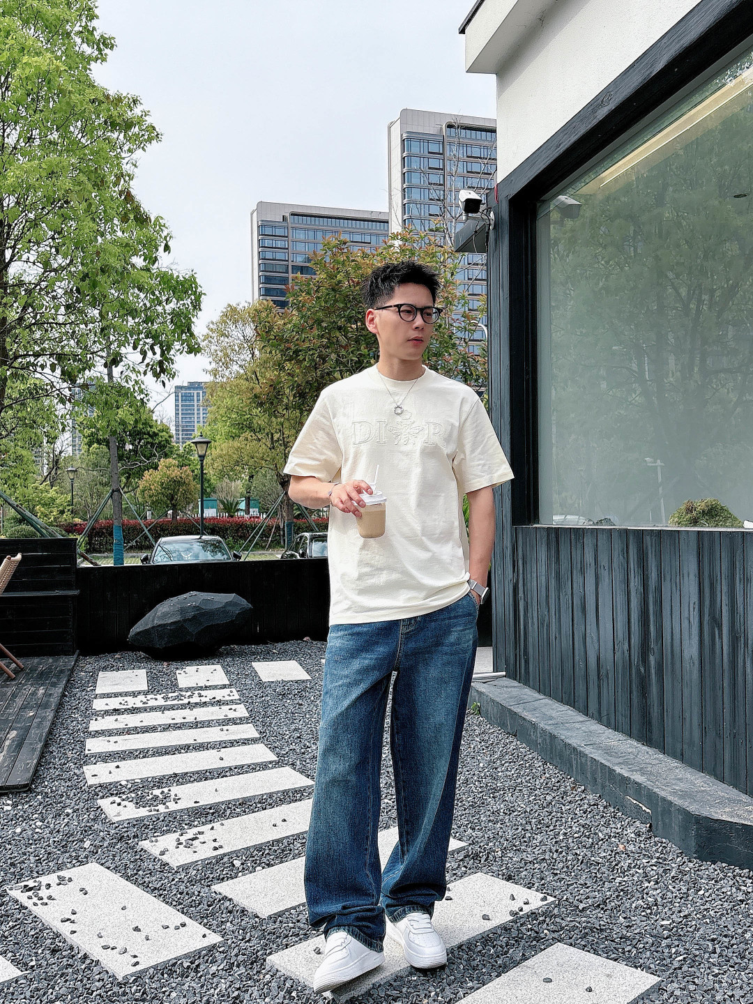 2026 春夏新品 D家短袖颜色： 黑色。白色 杏色码数：M-5XL