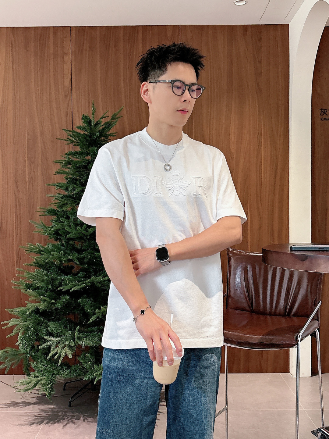 2026 春夏新品 D家短袖颜色： 黑色。白色 杏色码数：M-5XL