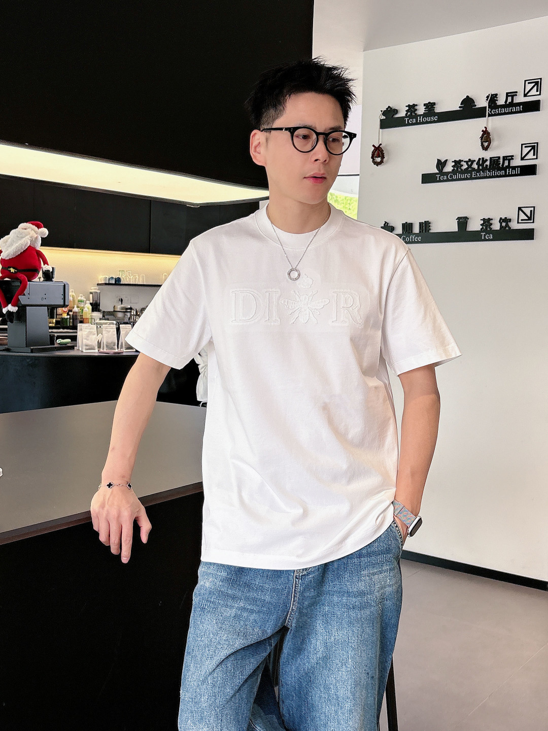 2026 春夏新品 D家短袖颜色： 黑色。白色 杏色码数：M-5XL