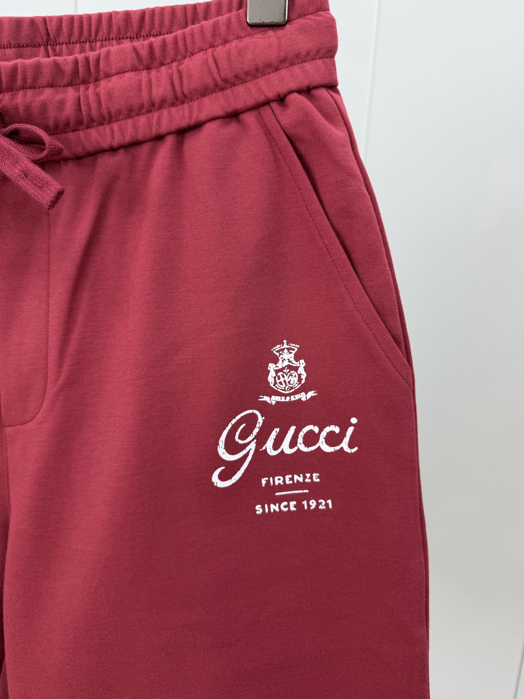 Gucci.古驰 SS26春夏新品饰“Gucci Firenze Since 1921”印花标识冰氧棉休