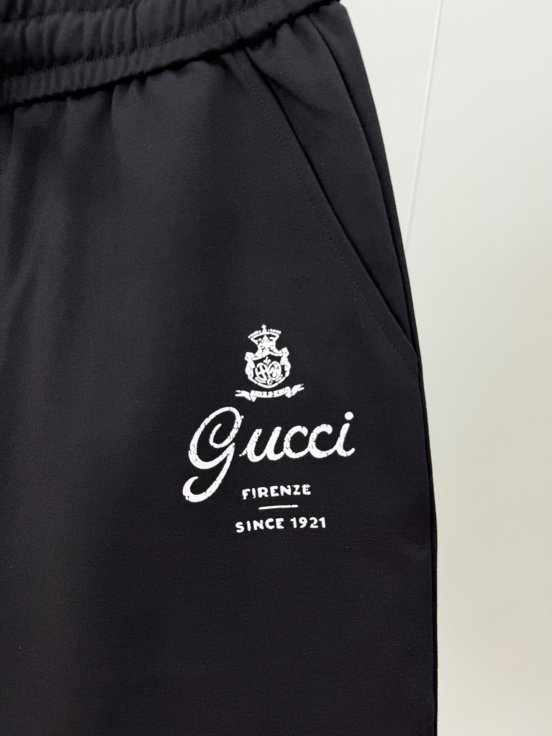 Gucci.古驰 SS26春夏新品饰“Gucci Firenze Since 1921”印花标识冰氧棉休