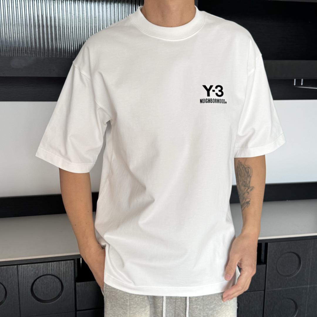 新款🌟Y-3，2026新款logo图案春夏打底短袖，采用舒适透气面料，植绒工艺 潮流搭配，顶级的做工，高