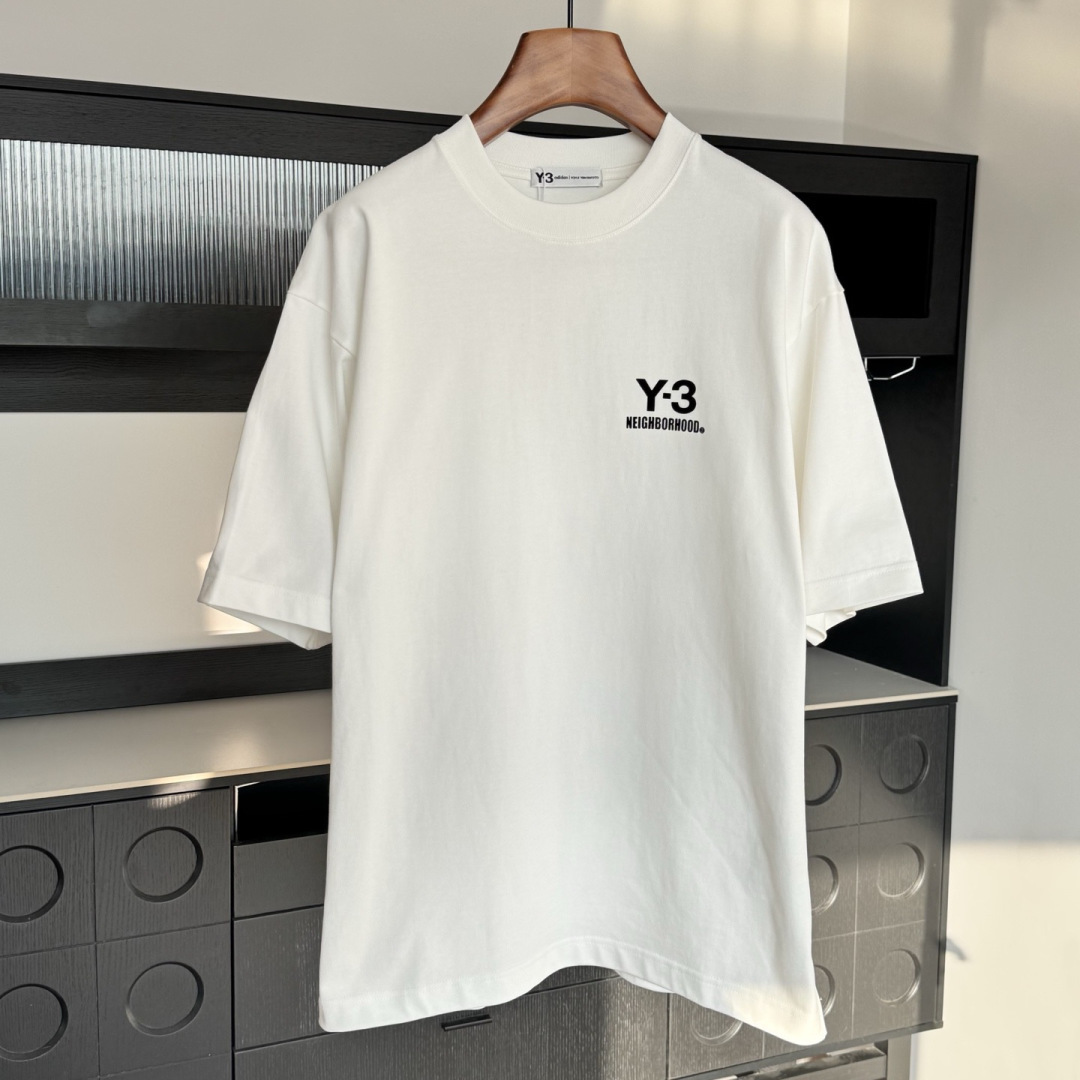新款🌟Y-3，2026新款logo图案春夏打底短袖，采用舒适透气面料，植绒工艺 潮流搭配，顶级的做工，高