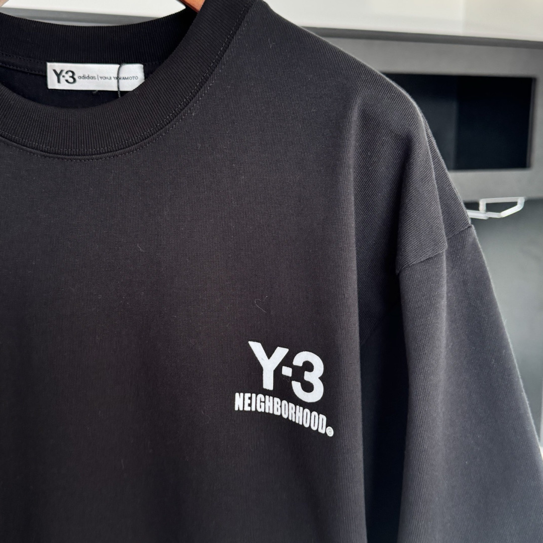 新款🌟Y-3，2026新款logo图案春夏打底短袖，采用舒适透气面料，植绒工艺 潮流搭配，顶级的做工，高