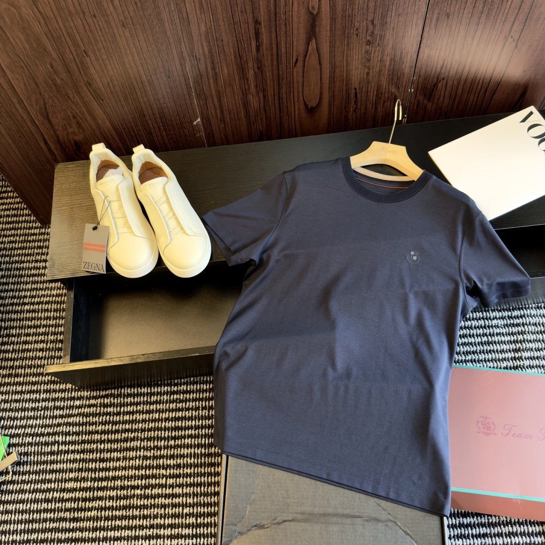 loro Piana 夏日松弛感｜一件穿出贵气底色真正的高级从来不是张扬是loro Piana式的低调质