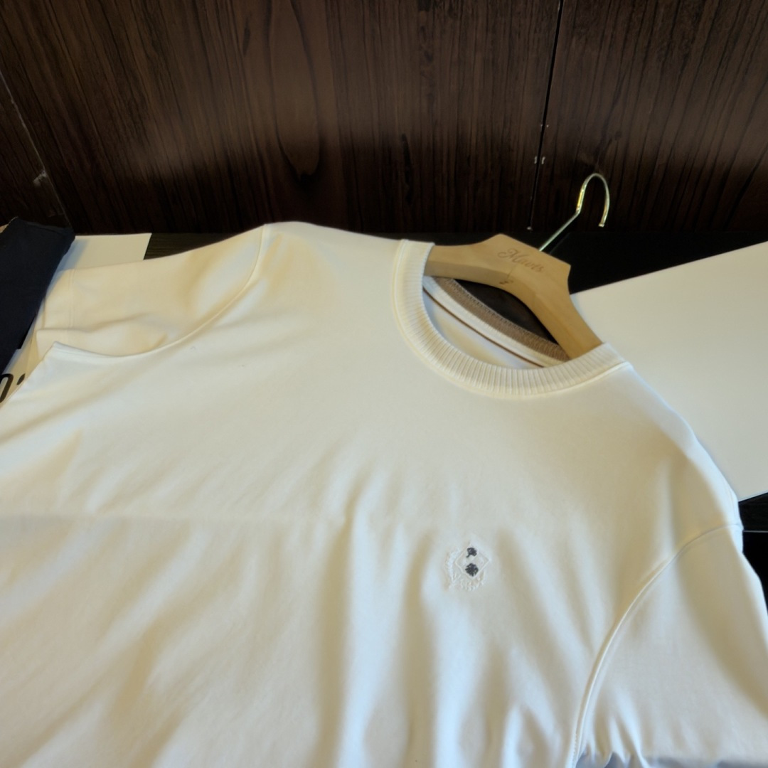 loro Piana 夏日松弛感｜一件穿出贵气底色真正的高级从来不是张扬是loro Piana式的低调质