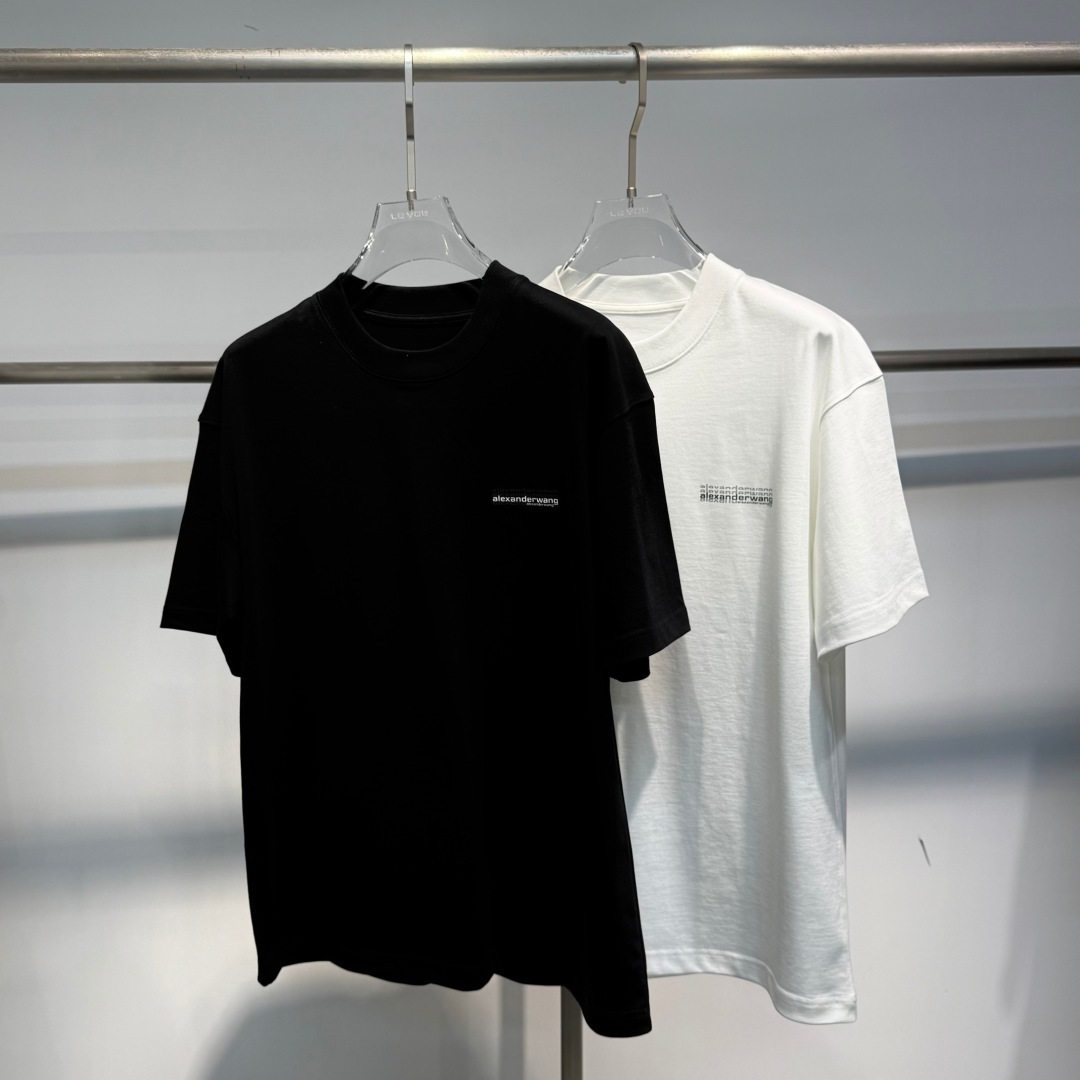 26新款短袖阔版T恤颜色：黑，白尺码：M-3XL