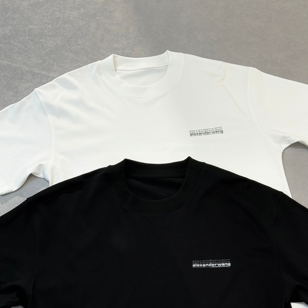 26新款短袖阔版T恤颜色：黑，白尺码：M-3XL