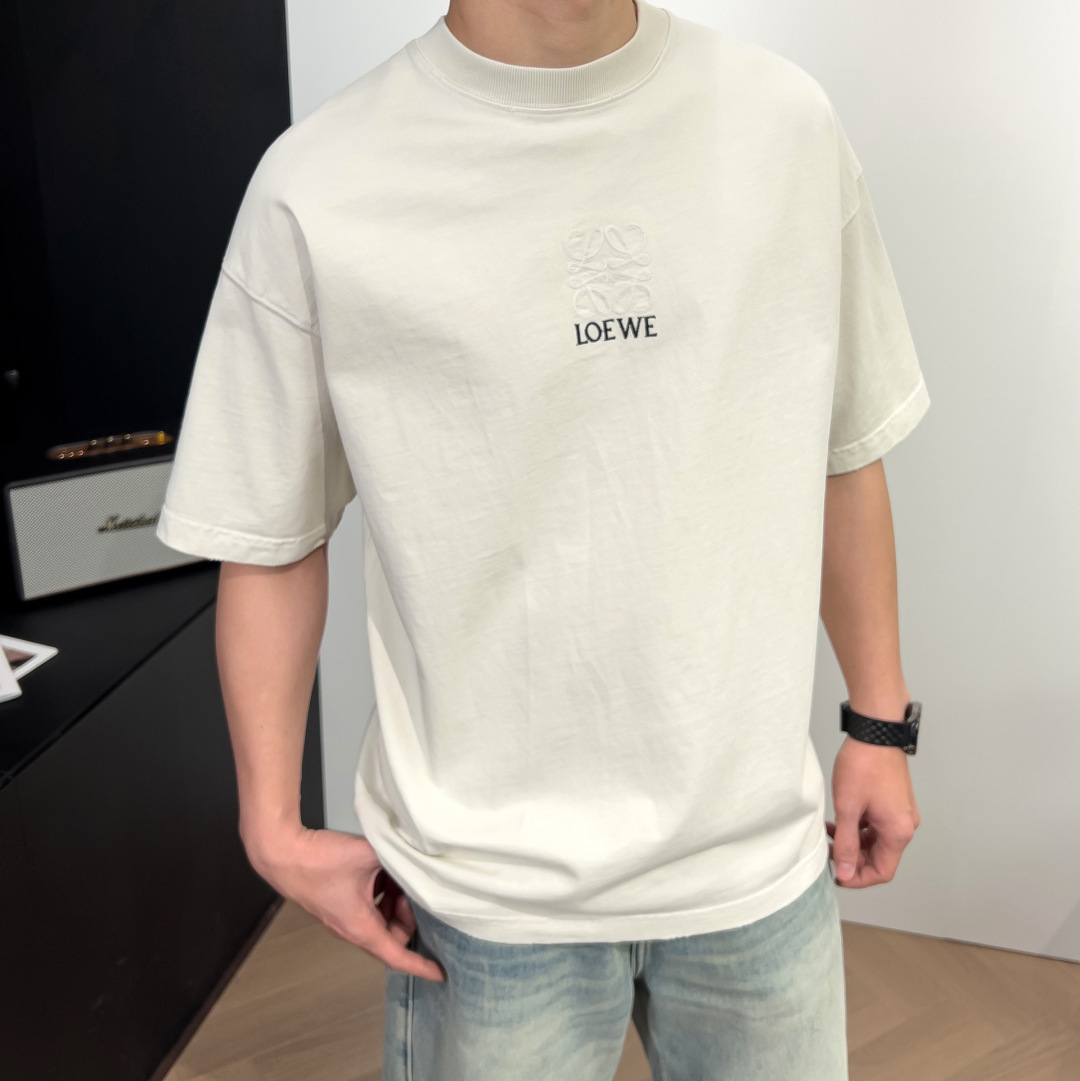 品牌：L*WE季度：2026春夏颜色：黑色 冷卡其 尺码：S-XXL版型：宽松版 短袖T重量：350克成