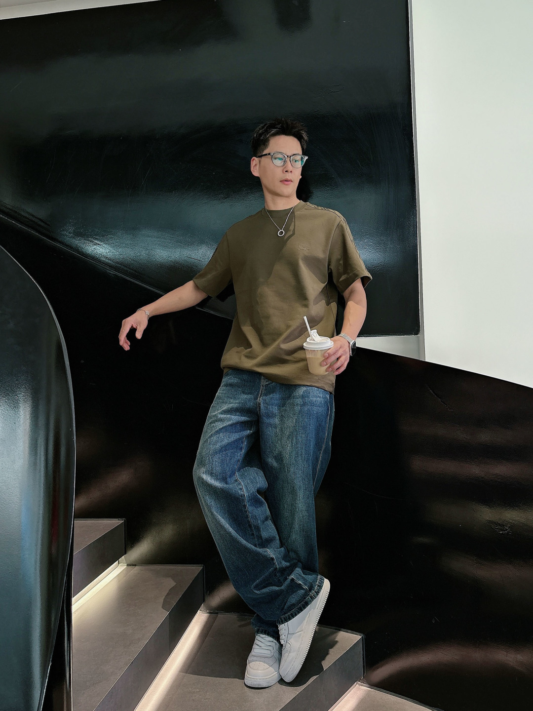 BUR2026春夏新款圆领短袖T恤衫 精选高支高密纯棉面料 亲肤舒适，款式简约，肩部格纹时尚拼接工艺 胸