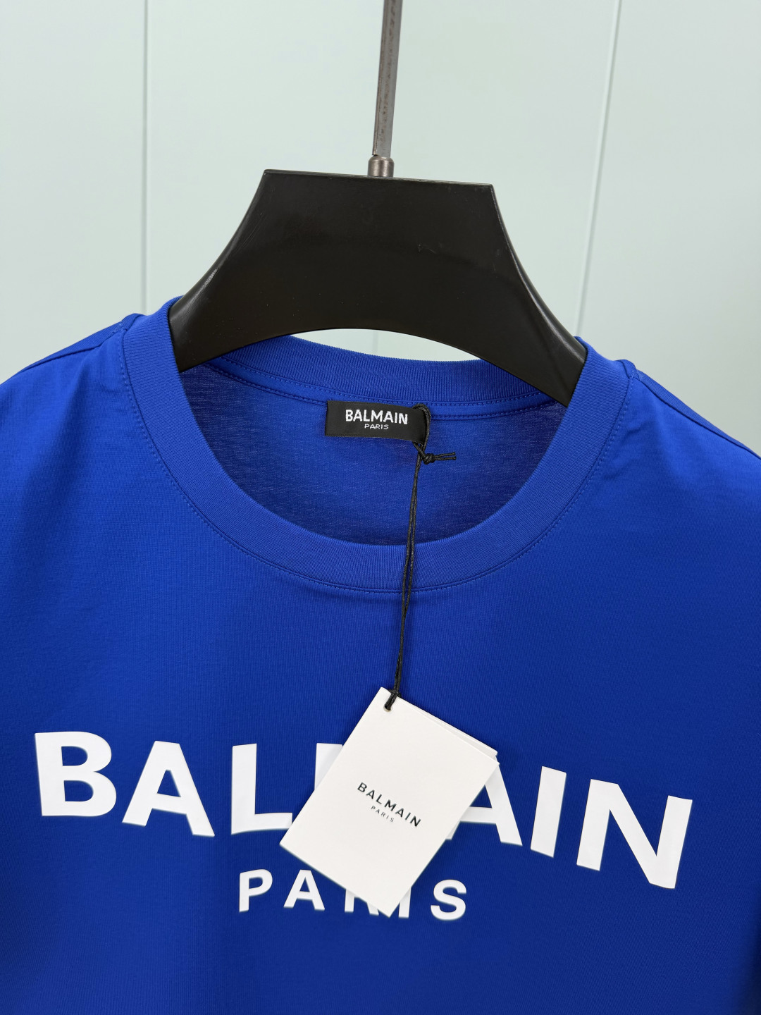 Balmain.巴尔曼 SS26春夏经典字母logo印花标识短袖T恤，正面“BALMAIN PARIS”