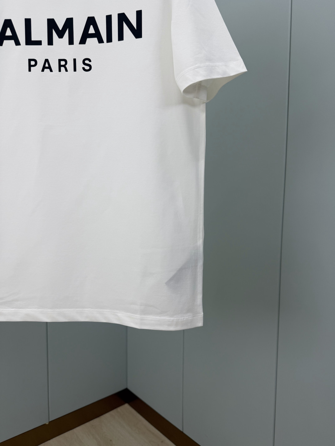 Balmain.巴尔曼 SS26春夏经典字母logo印花标识短袖T恤，正面“BALMAIN PARIS”