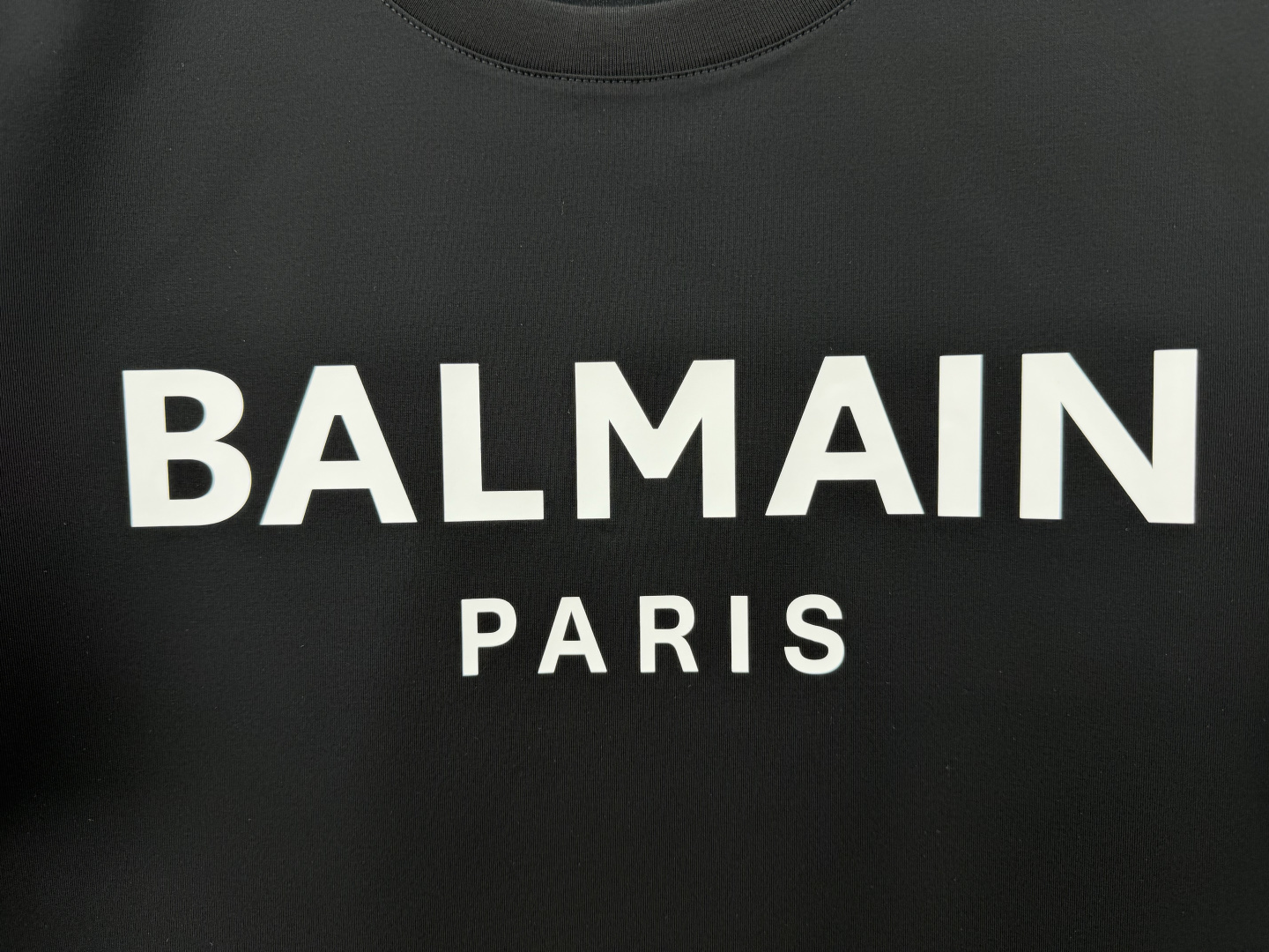 Balmain.巴尔曼 SS26春夏经典字母logo印花标识短袖T恤，正面“BALMAIN PARIS”