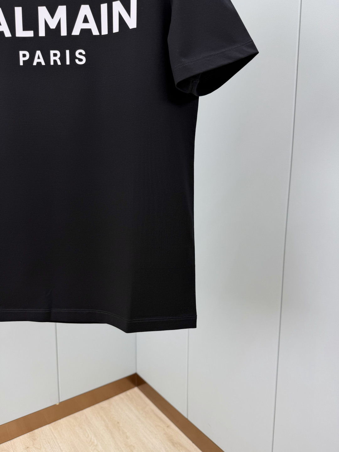 Balmain.巴尔曼 SS26春夏经典字母logo印花标识短袖T恤，正面“BALMAIN PARIS”