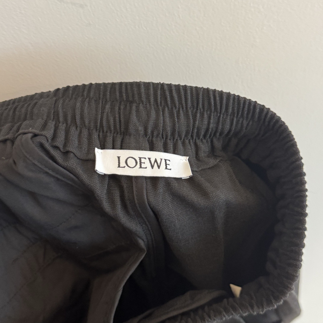 LOEWE🌟2026年夏季新款薄款休闲裤🆕采用优质面料，具有质感，松紧腰带设计，超级时尚洋气！码数：M-