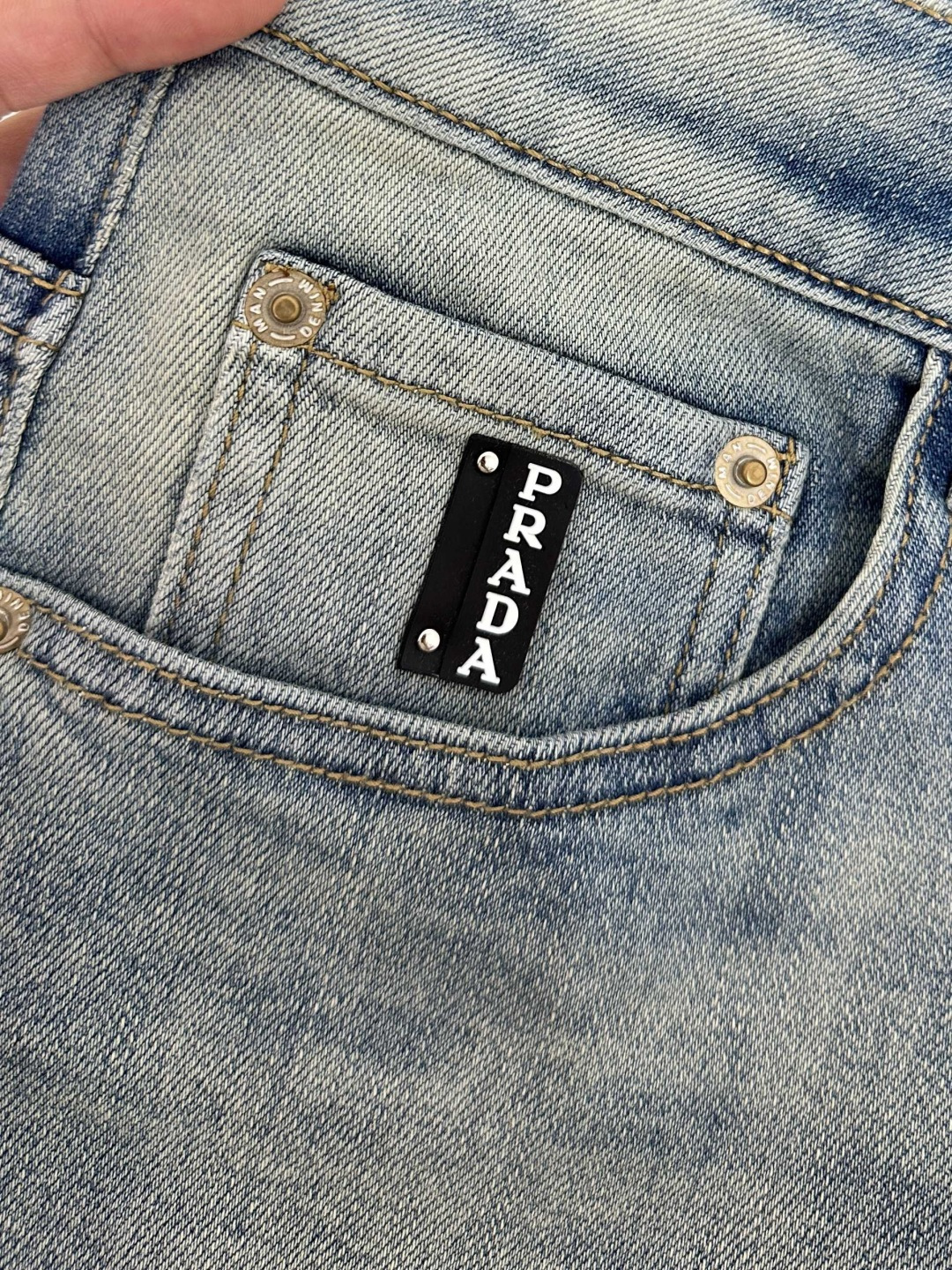 Prada 普拉达 🌟🇮🇹🌟 🔥新款新品 专柜有售 实体店极品牛仔裤🐂专柜原版1:1好货，适合各个年龄段