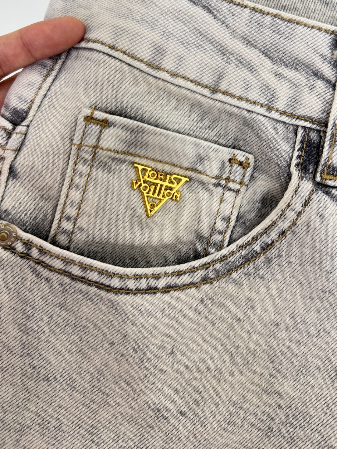 LV 路易威登 🌟🔥爆款来袭 🔥新款新品 专柜有售 实体店已极品牛仔裤🐂专柜原版1:1好货，适合各个年龄