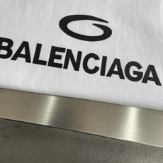 Balenciag 2026新款原单男士休闲短袖T恤!时尚百搭爆款⚠️宽松版型⚠️进口双股纯棉面料 Balenciag 2026新款原单男士休闲短袖T恤!时尚百搭爆款⚠️宽松版型⚠️进口双股纯棉面料