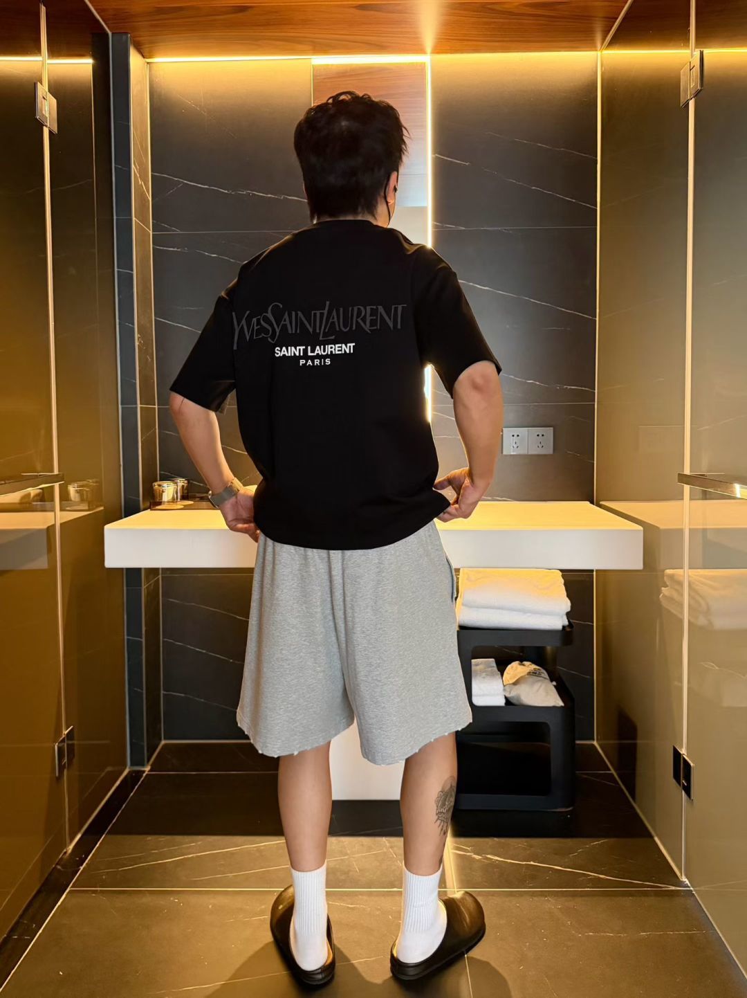 26新款短袖阔版T恤颜色：黑，白尺码：M-3XL