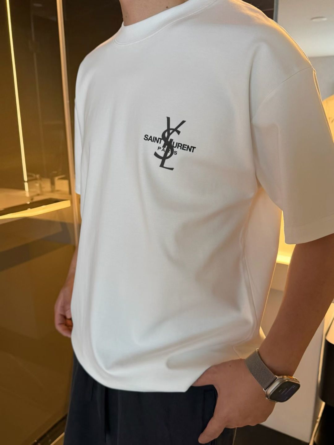 26新款短袖阔版T恤颜色：黑，白尺码：M-3XL