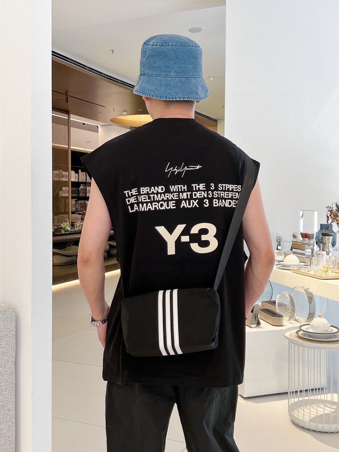 772577
