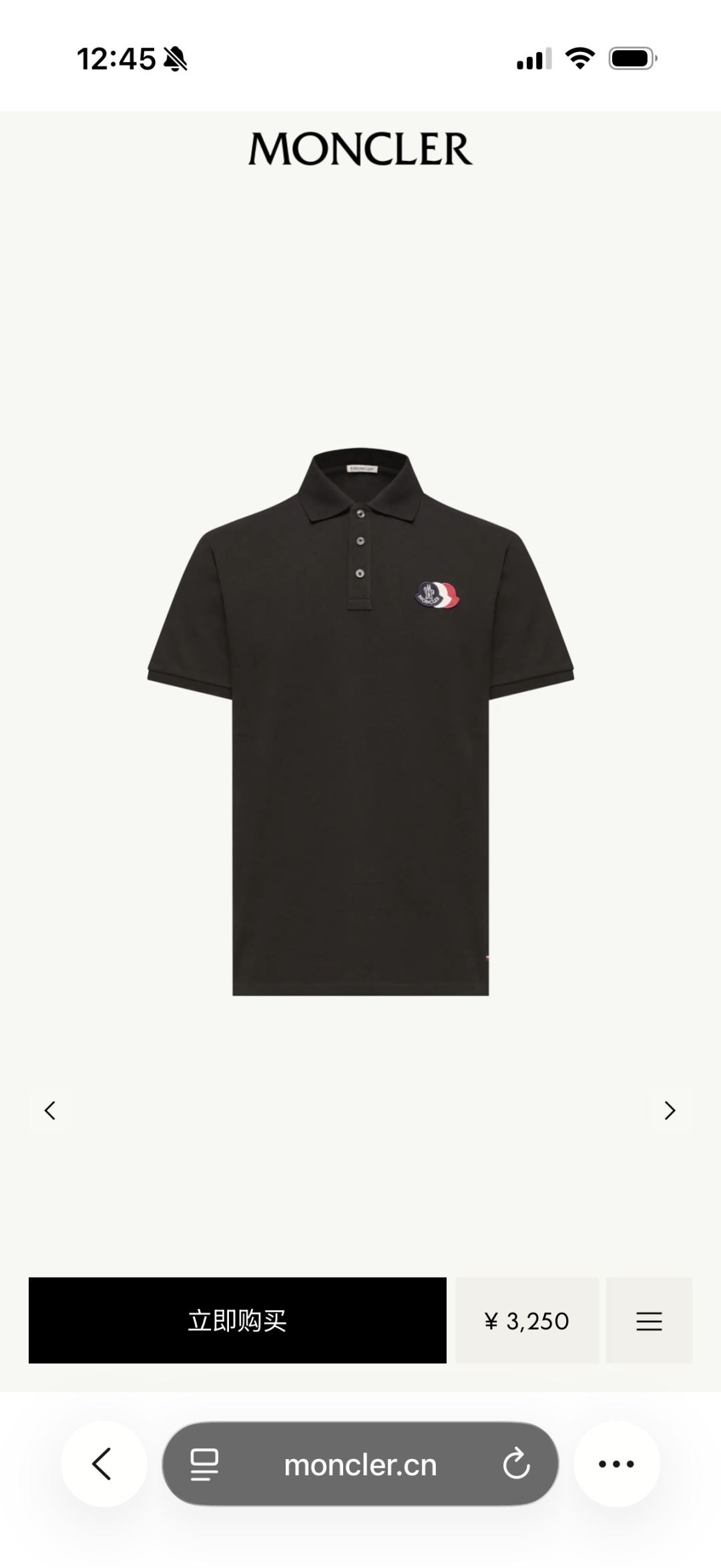 Moncler.蒙口 SS26春夏新品三色刺绣logo标识Polo衫，以新季元素形式呈现，正面纽扣开合，