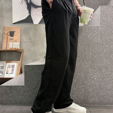 杰尼亚 新款直筒长裤,高级优质莱塞尔天丝面料,细腻柔软程度非同一般。标识增添看点,处处彰显独特的风格魅力 杰尼亚 新款直筒长裤,高级优质莱塞尔天丝面料,细腻柔软程度非同一般。标识增添看点,处处彰显独特的风格魅力