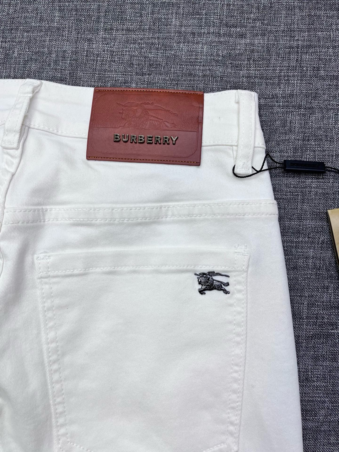 Burberry 巴宝莉男士牛仔裤，香港贸易公司货，纯正洋行渠道，顶级泰国代工出品，官网主推售卖！！牛仔