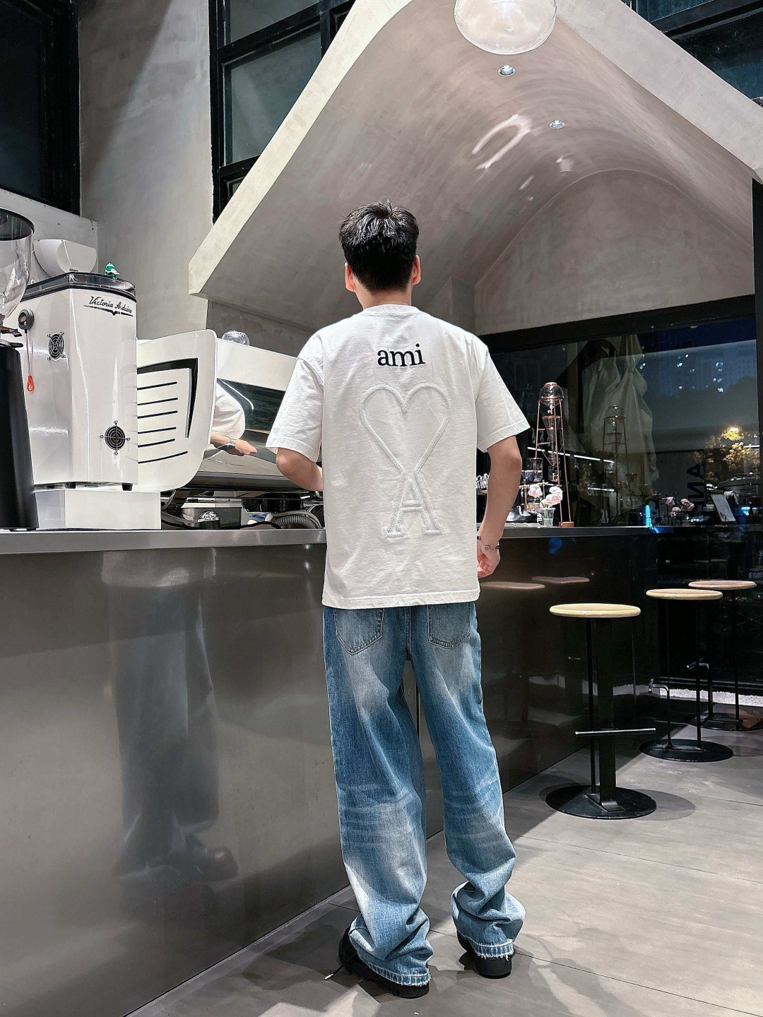 26新款短袖阔版T恤颜色：黑，白尺码：M-3XL