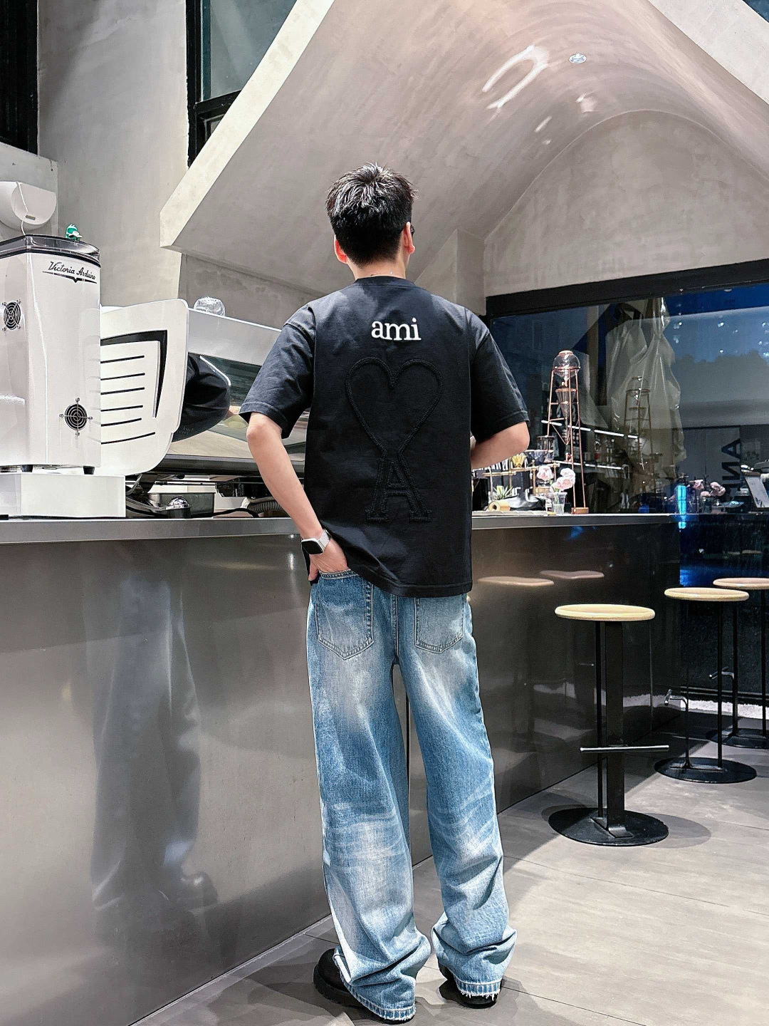 26新款短袖阔版T恤颜色：黑，白尺码：M-3XL