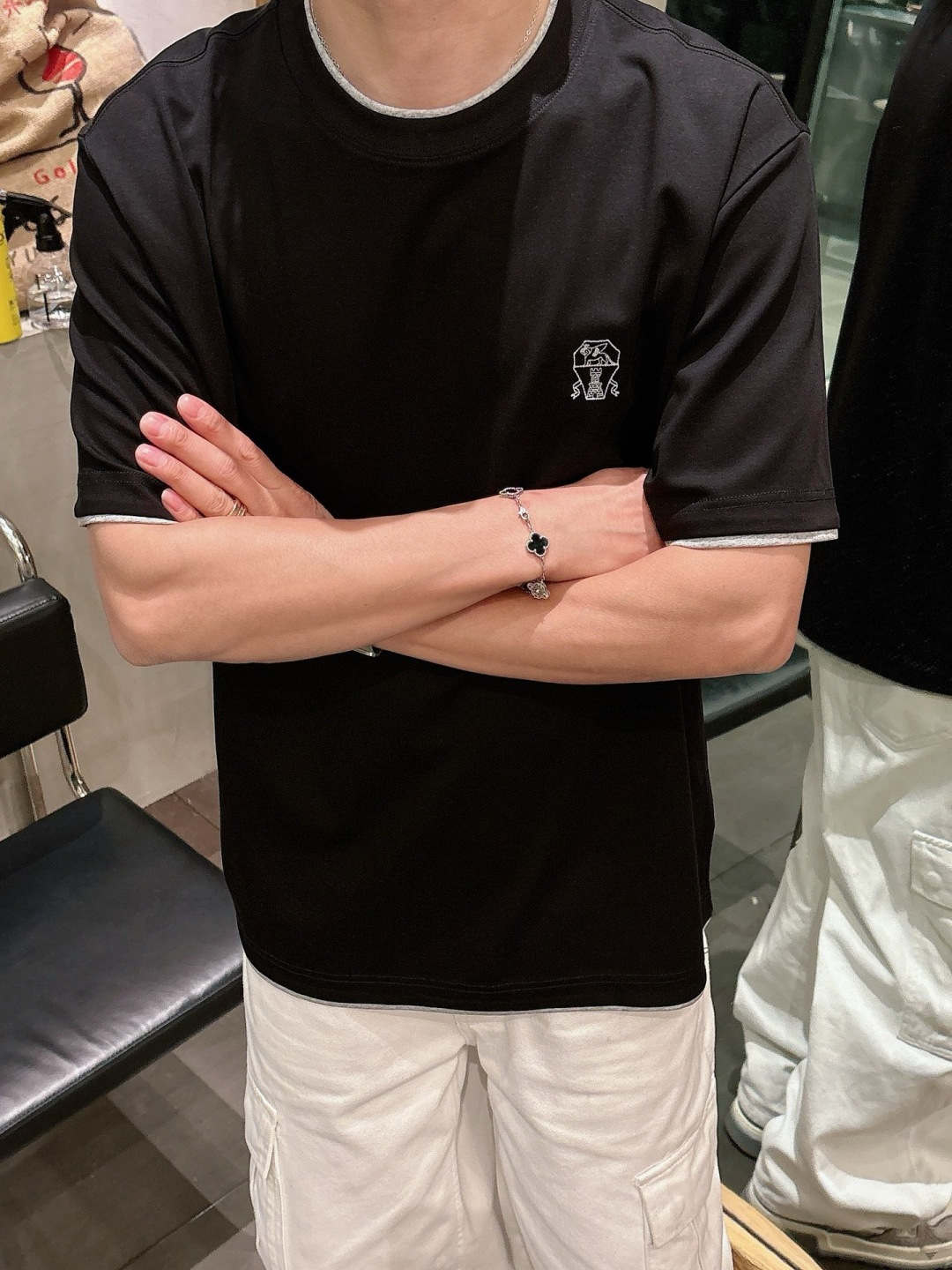 2026 S/S New 新品1.颜色：黑色 白色 藏青色 金铜色2.尺码:M-5XL3.版型:微阔短袖