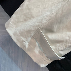 解构之境Acne Stud*ios叠层刺绣长裤在当代时尚的版图中,瑞典品牌Acne Stu*dios始终 解构之境Acne Stud*ios叠层刺绣长裤在当代时尚的版图中,瑞典品牌Acne Stu*dios始终