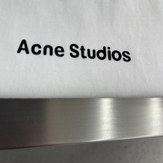 -Acne Studio 植绒 短袖T恤字母图案 辅以植绒印花工艺成衣洗水 面料更柔软 顺滑 质 -Acne Studio 植绒 短袖T恤字母图案 辅以植绒印花工艺成衣洗水 面料更柔软 顺滑 质