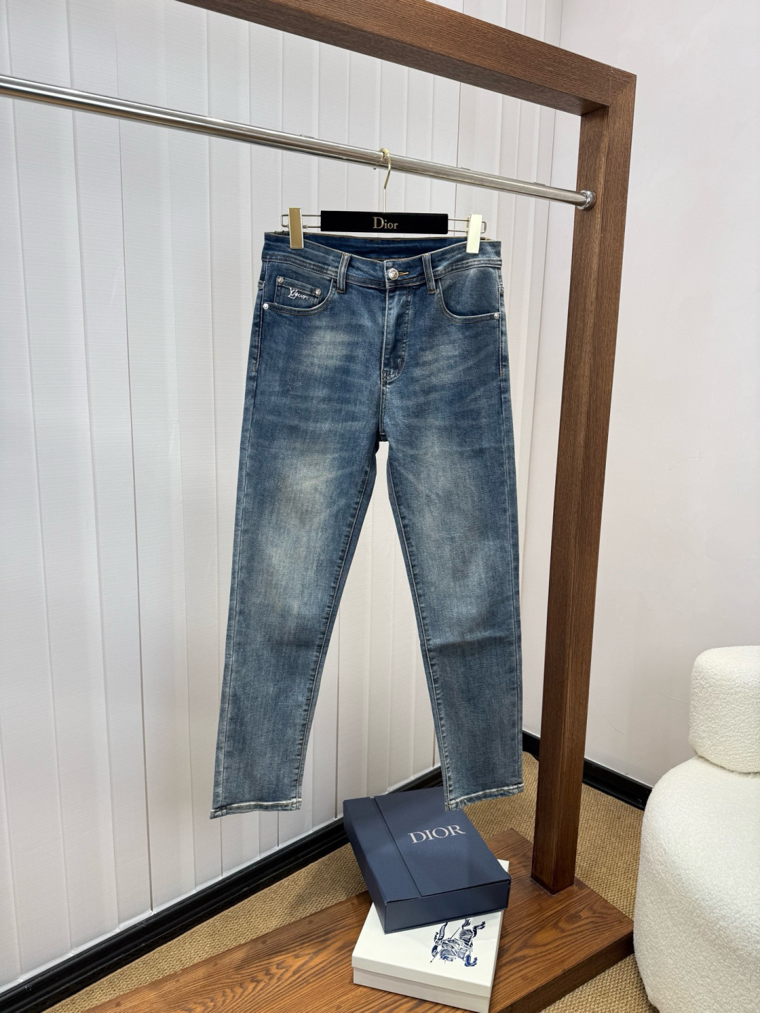Lv 新品上市 FW四季款新款男士休闲牛仔裤，顶级品质！渠道订单，官网同步出售！！原厂订制牛仔全棉材质！