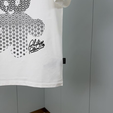 PHILIPP PLEIN SS26春夏新品泰迪熊水晶嵌饰短袖T恤,正面饰泰迪熊水晶+右下角有印花品牌签 PHILIPP PLEIN SS26春夏新品泰迪熊水晶嵌饰短袖T恤,正面饰泰迪熊水晶+右下角有印花品牌签