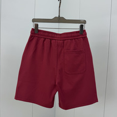 Gucci.古驰 SS26春夏新品饰“Gucci Firenze Since 1921”印花标识冰氧棉休闲短裤,正面左侧 Gucci.古驰 SS26春夏新品饰“Gucci Firenze Since 1921”印花标识冰氧棉休闲短裤,正面左侧