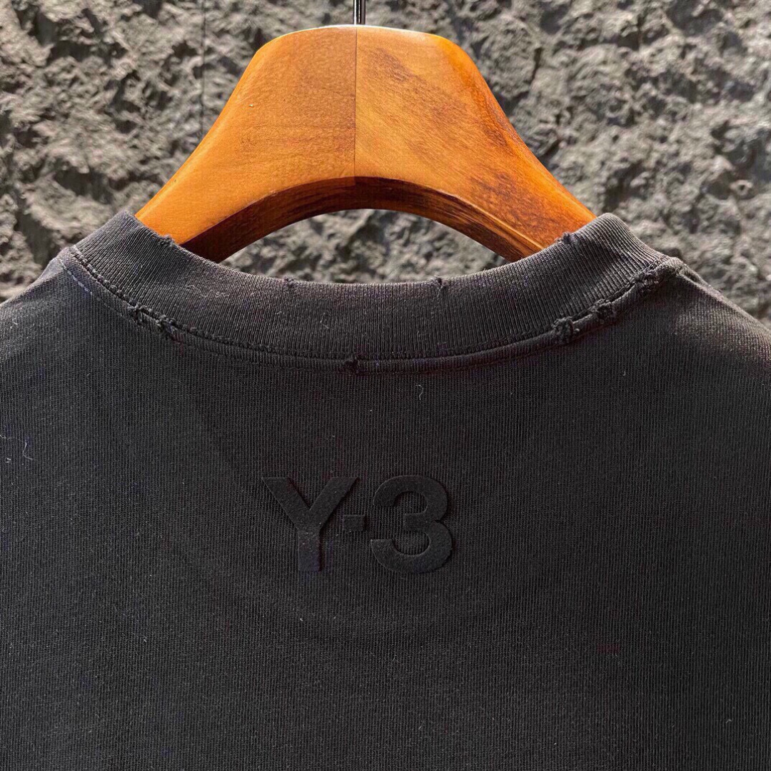 新款🌟Y3，新款背心🎽，面料采用顶级原版精梳棉，印压胶条logo印花图案，顶级的做工，高端品质，男女同款，尺码: XS-