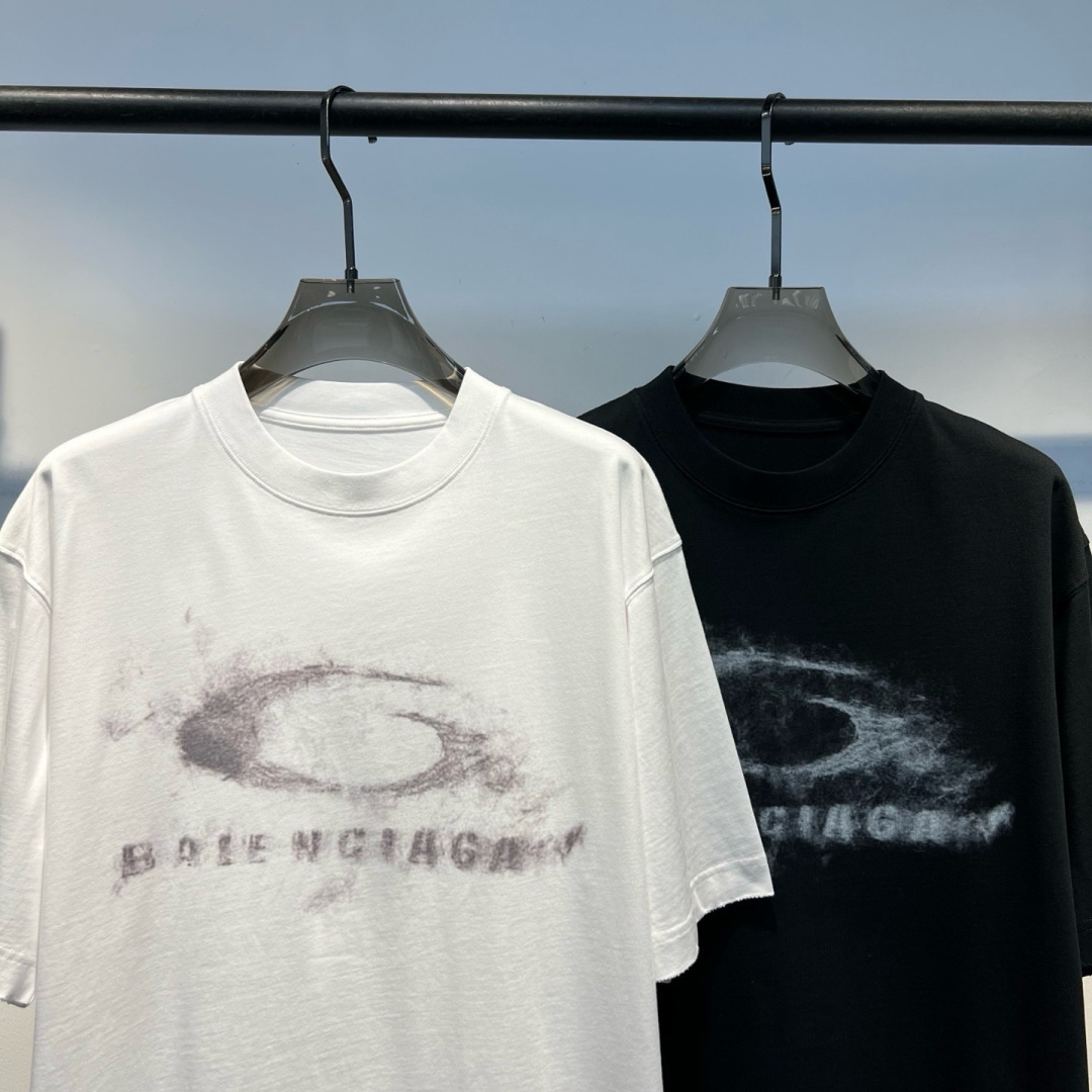 🆕26夏季薄款260克T恤🔥 颜色：黑，白 码数：XS-XL 款号：52205