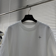 Stone Island 2026春夏系列圆领短袖T恤衫 码数:M-5XL 常规版型 100%长绒棉 亲肤舒 Stone Island 2026春夏系列圆领短袖T恤衫 码数:M-5XL 常规版型 100%长绒棉 亲肤舒