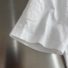 Stone Island 2026春夏系列圆领短袖T恤衫 码数:M-5XL 常规版型 100%长绒棉 亲肤舒 Stone Island 2026春夏系列圆领短袖T恤衫 码数:M-5XL 常规版型 100%长绒棉 亲肤舒