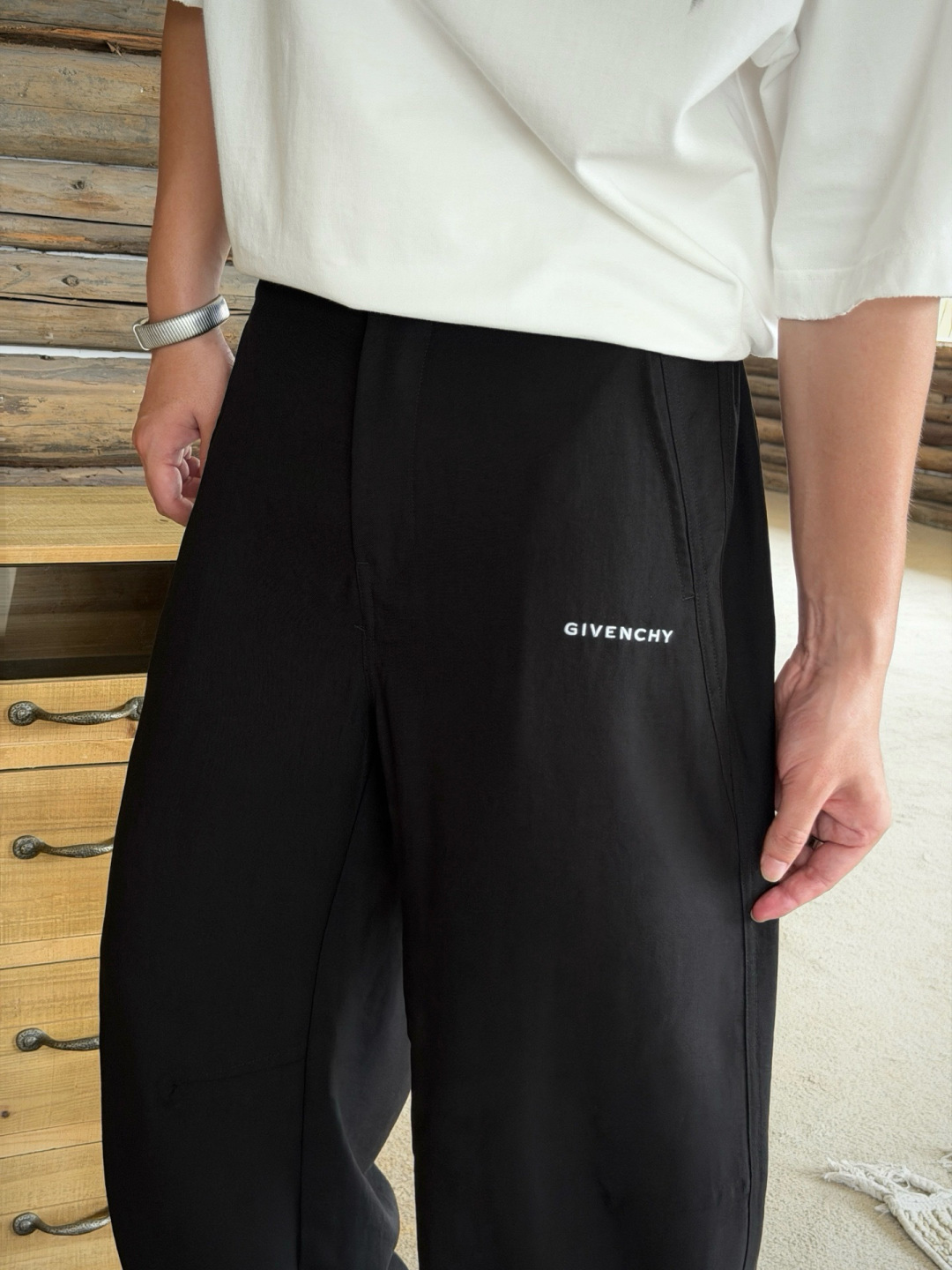 新款夏季薄裤子🆕 颜色：黑，白 码数：M-3XL 款号：6025