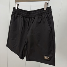 Dolce&Gabbana.杜嘉班纳 夏季经典金属皮牌徽标再生尼龙四分休闲短裤,正面左侧下摆饰有品牌经典标志性点缀 Do Dolce&Gabbana.杜嘉班纳 夏季经典金属皮牌徽标再生尼龙四分休闲短裤,正面左侧下摆饰有品牌经典标志性点缀 Do