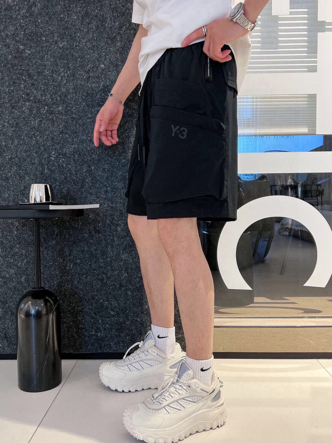 Y-3🌟夏季新款短裤🩳，采用优质面料，超级柔软亲肤！内里走线工整细致，双大口袋设计，前幅标logo，上身时尚潮流！高端百
