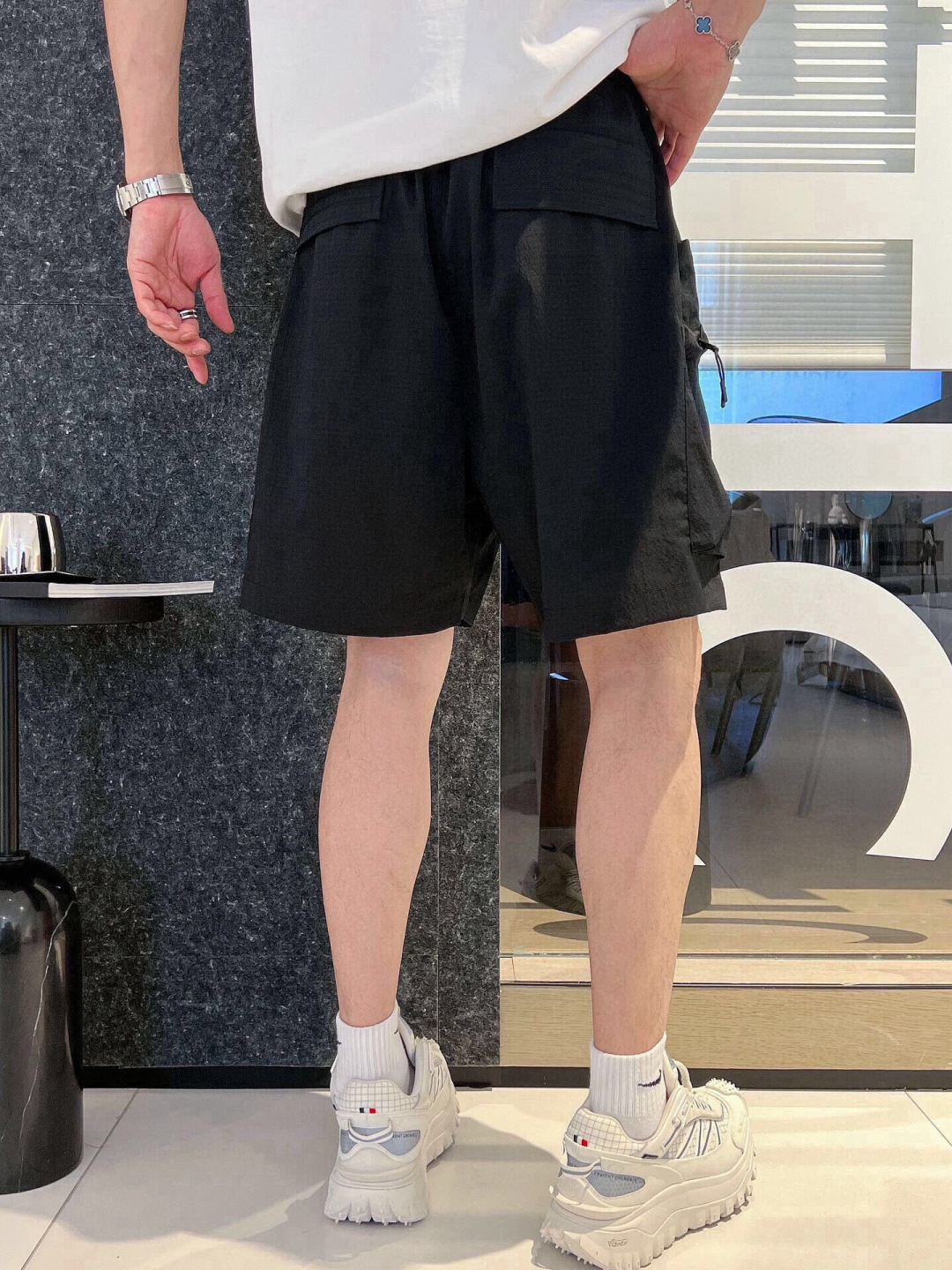 Y-3🌟夏季新款短裤🩳，采用优质面料，超级柔软亲肤！内里走线工整细致，双大口袋设计，前幅标logo，上身时尚潮流！高端百