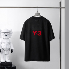 品牌:Y-3 季度:春夏 颜色:黑色 白色 尺码:S-XXL 版型:宽松版 短袖T 成分:100%棉 工艺:激光烫花 P 品牌:Y-3 季度:春夏 颜色:黑色 白色 尺码:S-XXL 版型:宽松版 短袖T 成分:100%棉 工艺:激光烫花 P