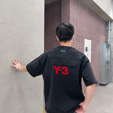 品牌:Y-3 季度:春夏 颜色:黑色 白色 尺码:S-XXL 版型:宽松版 短袖T 成分:100%棉 工艺:激光烫花 P 品牌:Y-3 季度:春夏 颜色:黑色 白色 尺码:S-XXL 版型:宽松版 短袖T 成分:100%棉 工艺:激光烫花 P