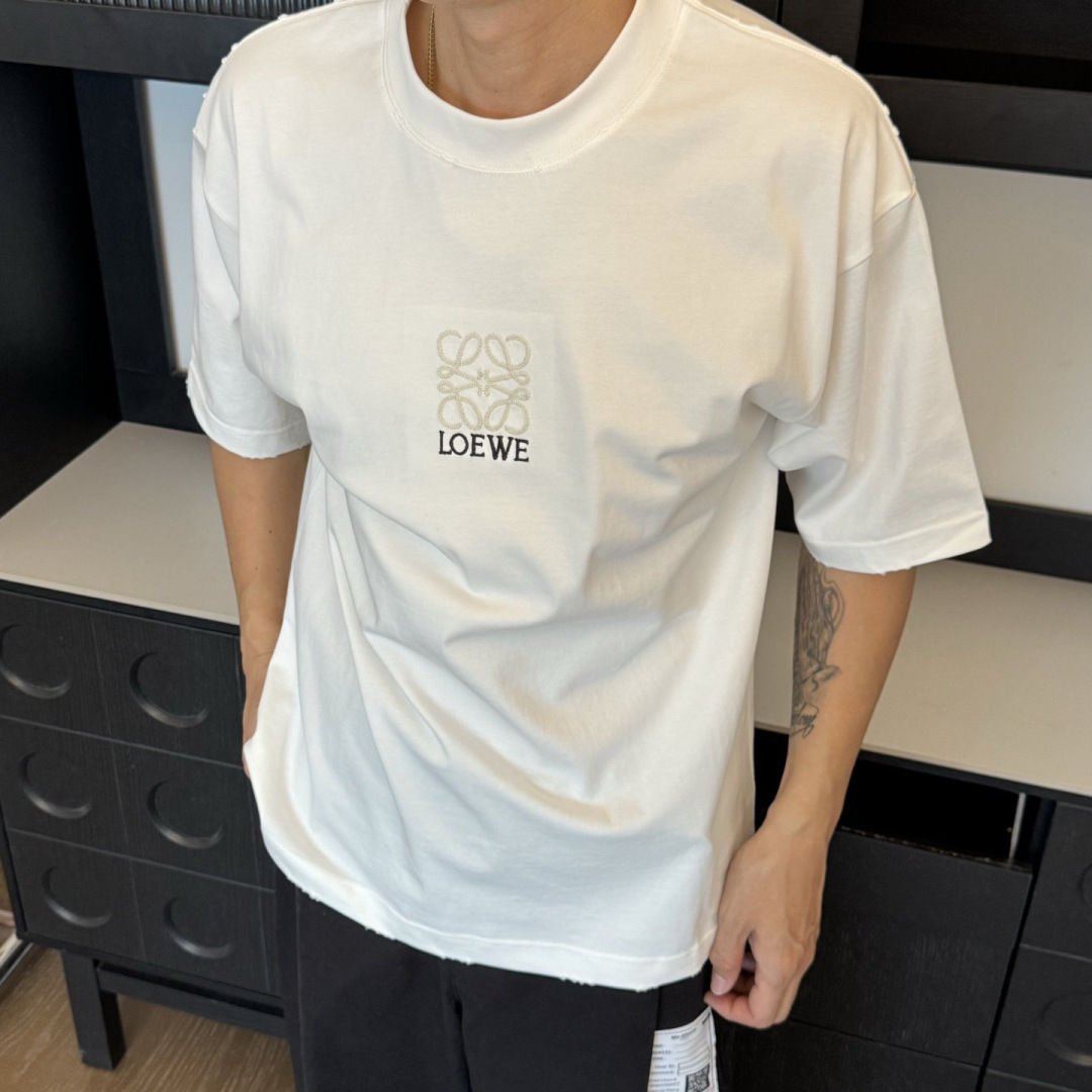 LOEWE🌟2026年新款夏季短袖🆕采用纯棉面料，手感细腻，超级时尚洋气！码数：XS-XL男女同款