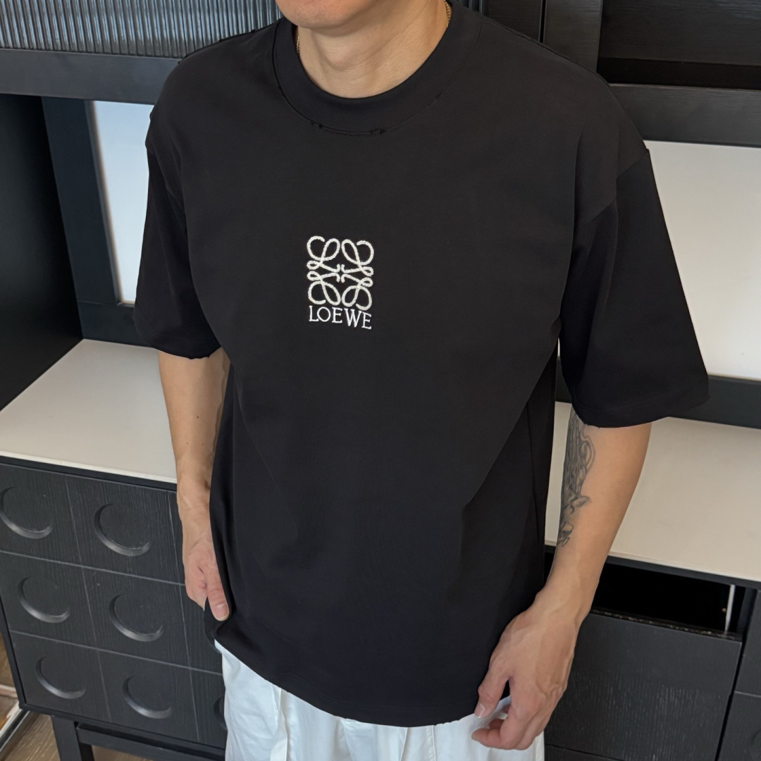 LOEWE🌟2026年新款夏季短袖🆕采用纯棉面料，手感细腻，超级时尚洋气！码数：XS-XL男女同款