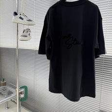 Acne Studios 手写徽标T恤 ,Acne Studios这款26新款手写字母logoT恤,将北欧极简与复古情怀 Acne Studios 手写徽标T恤 ,Acne Studios这款26新款手写字母logoT恤,将北欧极简与复古情怀
