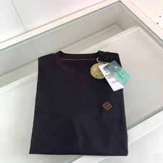 Loro piana1981春夏最新款短袖T恤衫 面料控推荐 让整体凸显细节质感!简约的设计 对面料 版型 细节点缀 要 Loro piana1981春夏最新款短袖T恤衫 面料控推荐 让整体凸显细节质感!简约的设计 对面料 版型 细节点缀 要